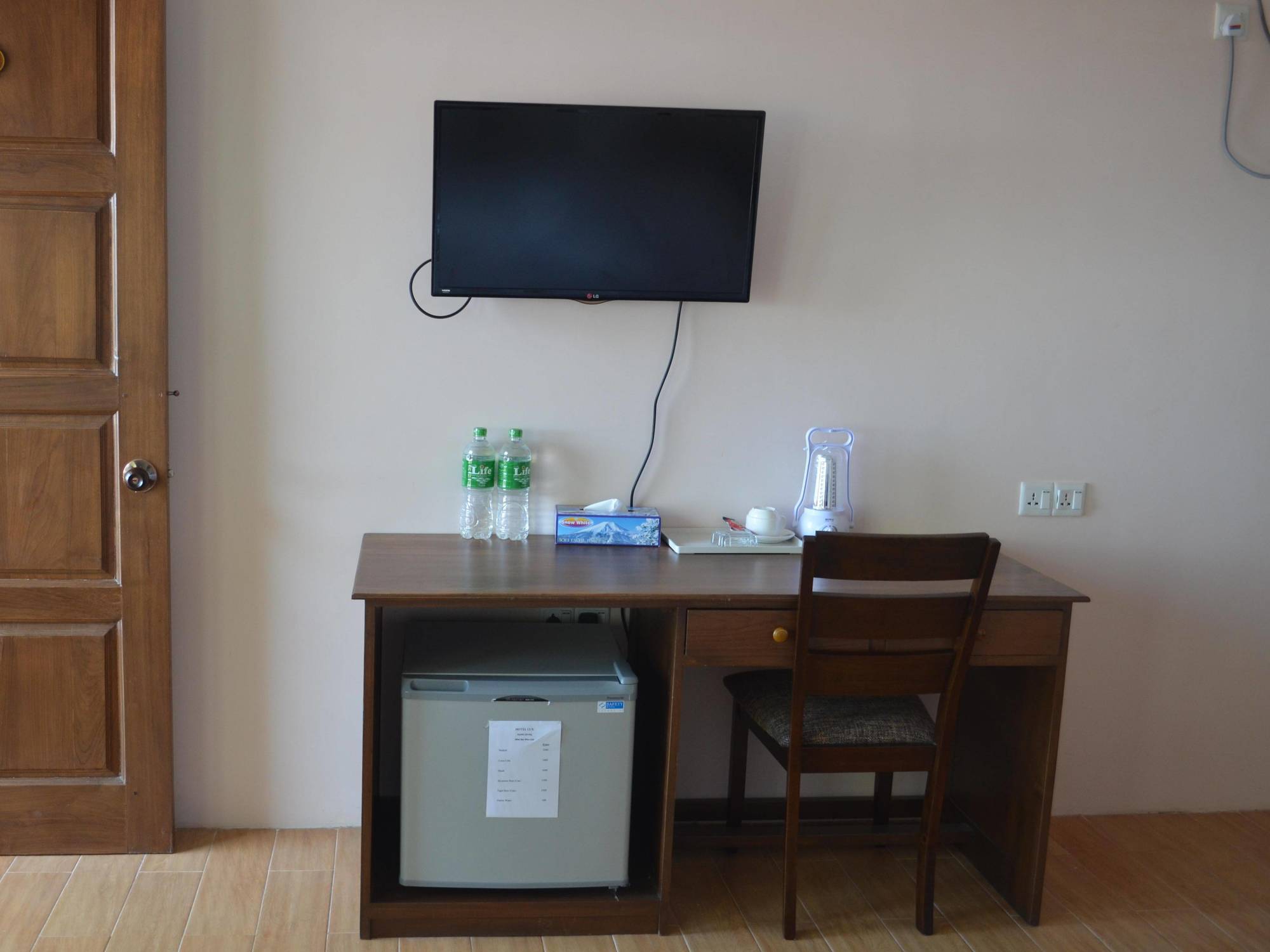נסאונג Hotel Lux מראה חיצוני תמונה