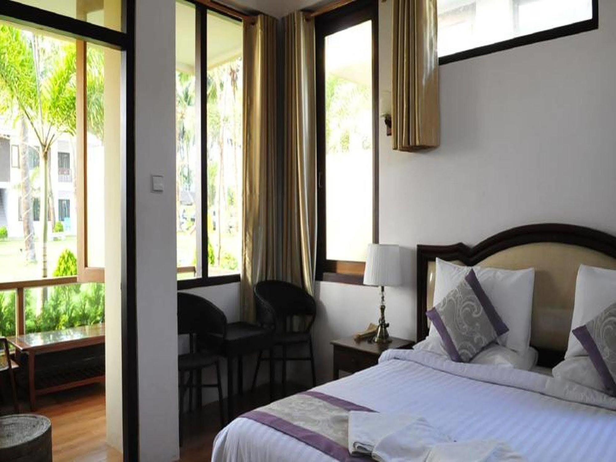 נסאונג Hotel Lux מראה חיצוני תמונה